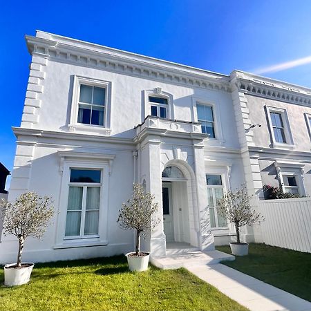 Willow House, Georgian Property In เชพเพอร์ตัน ภายนอก รูปภาพ