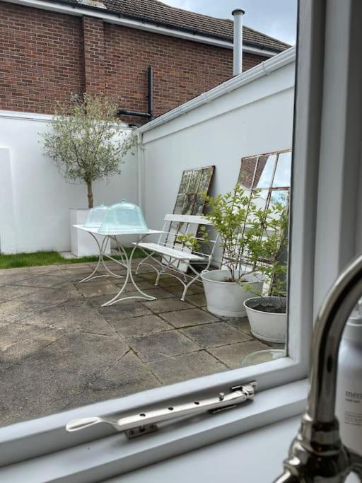 Willow House, Georgian Property In เชพเพอร์ตัน ภายนอก รูปภาพ