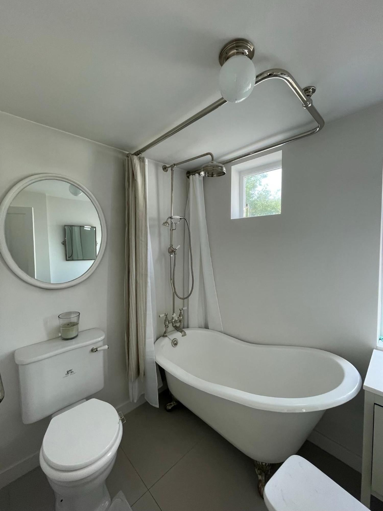 Willow House, Georgian Property In เชพเพอร์ตัน ภายนอก รูปภาพ